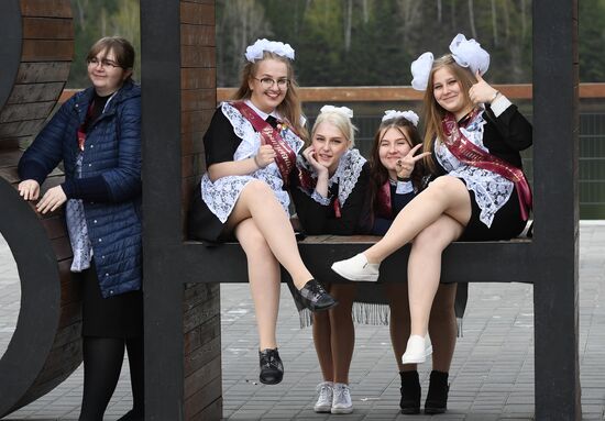 Russia School Year End
