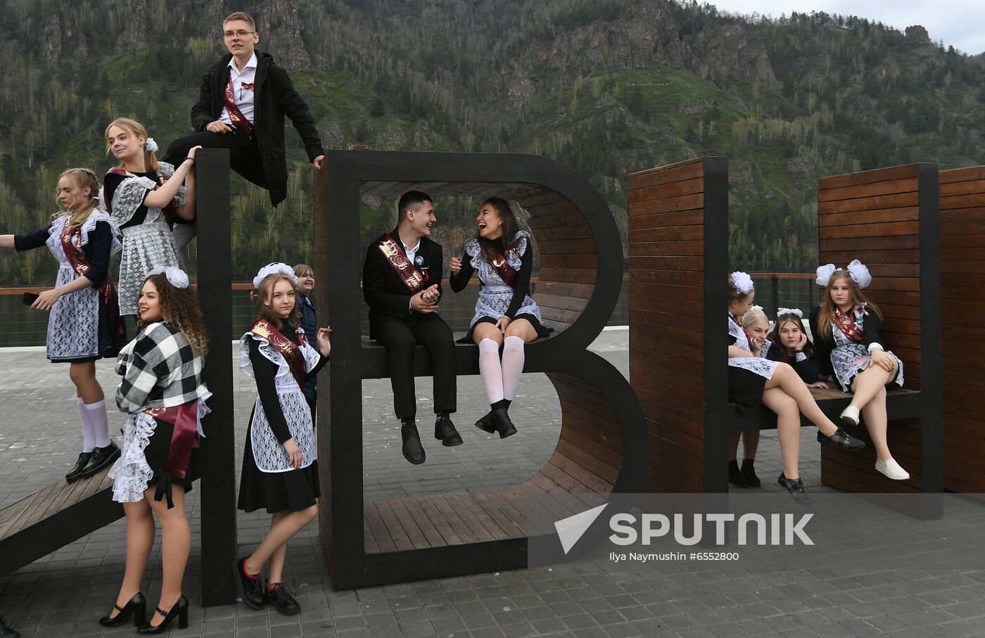 Russia School Year End