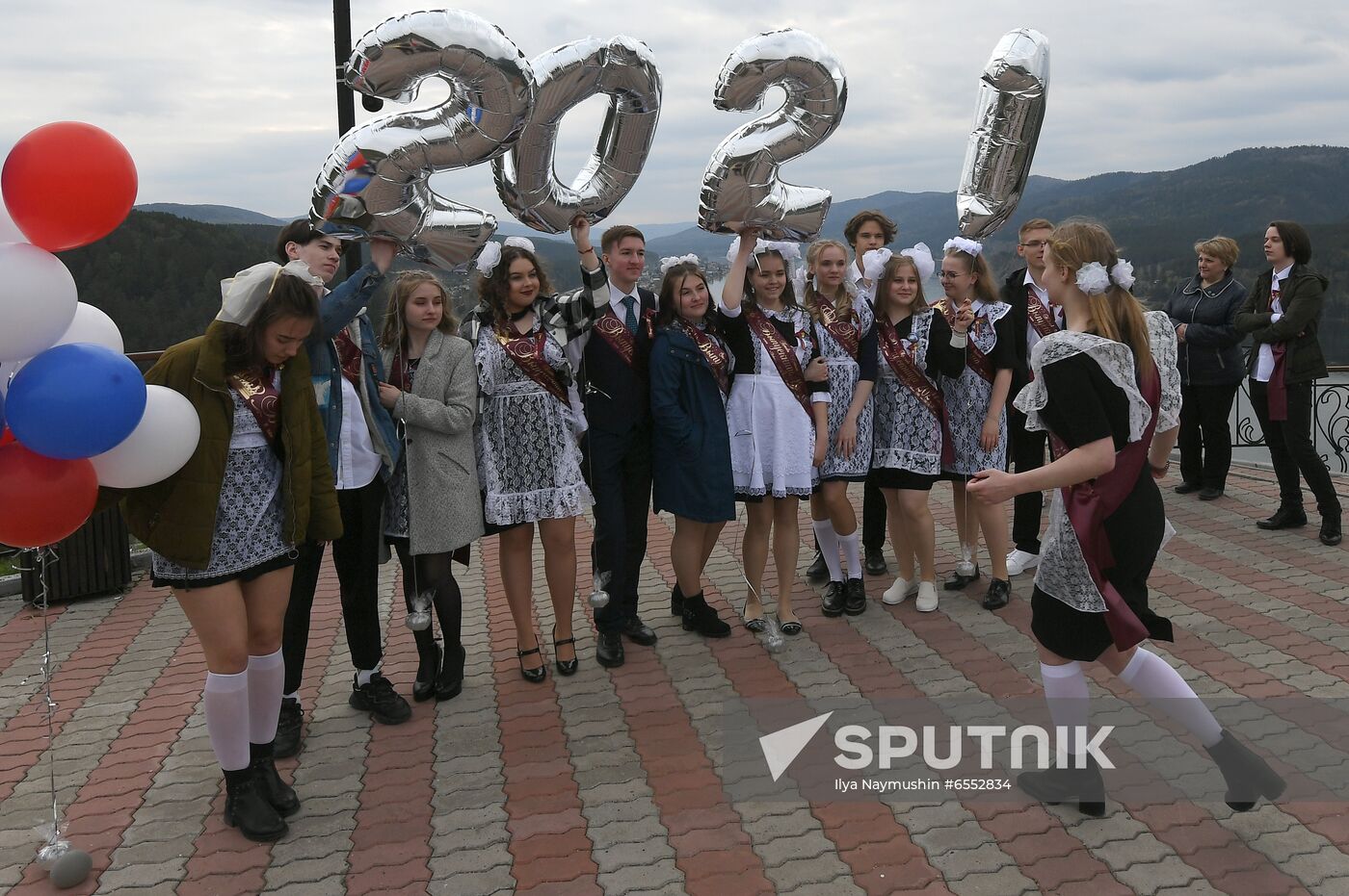 Russia School Year End
