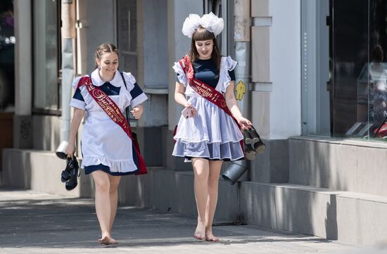Russia School Year End