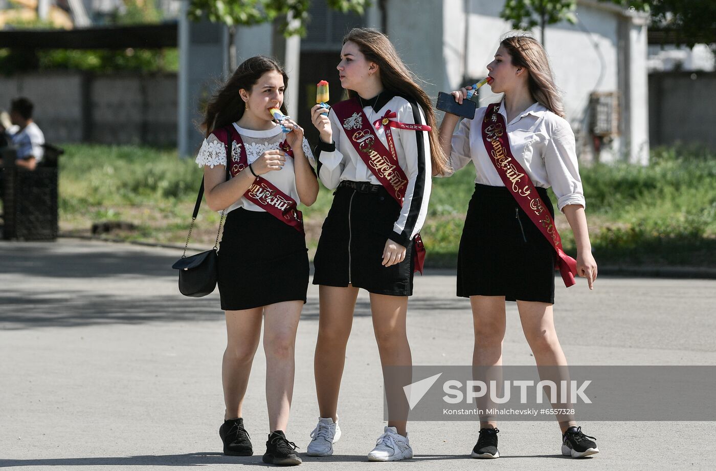 Russia School Year End