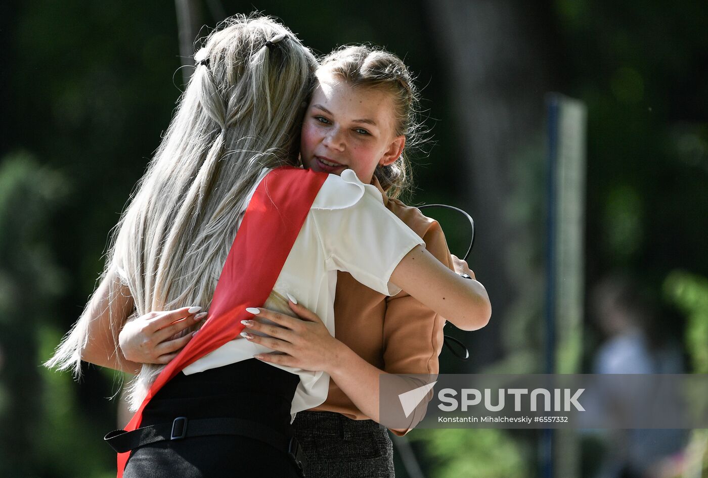 Russia School Year End