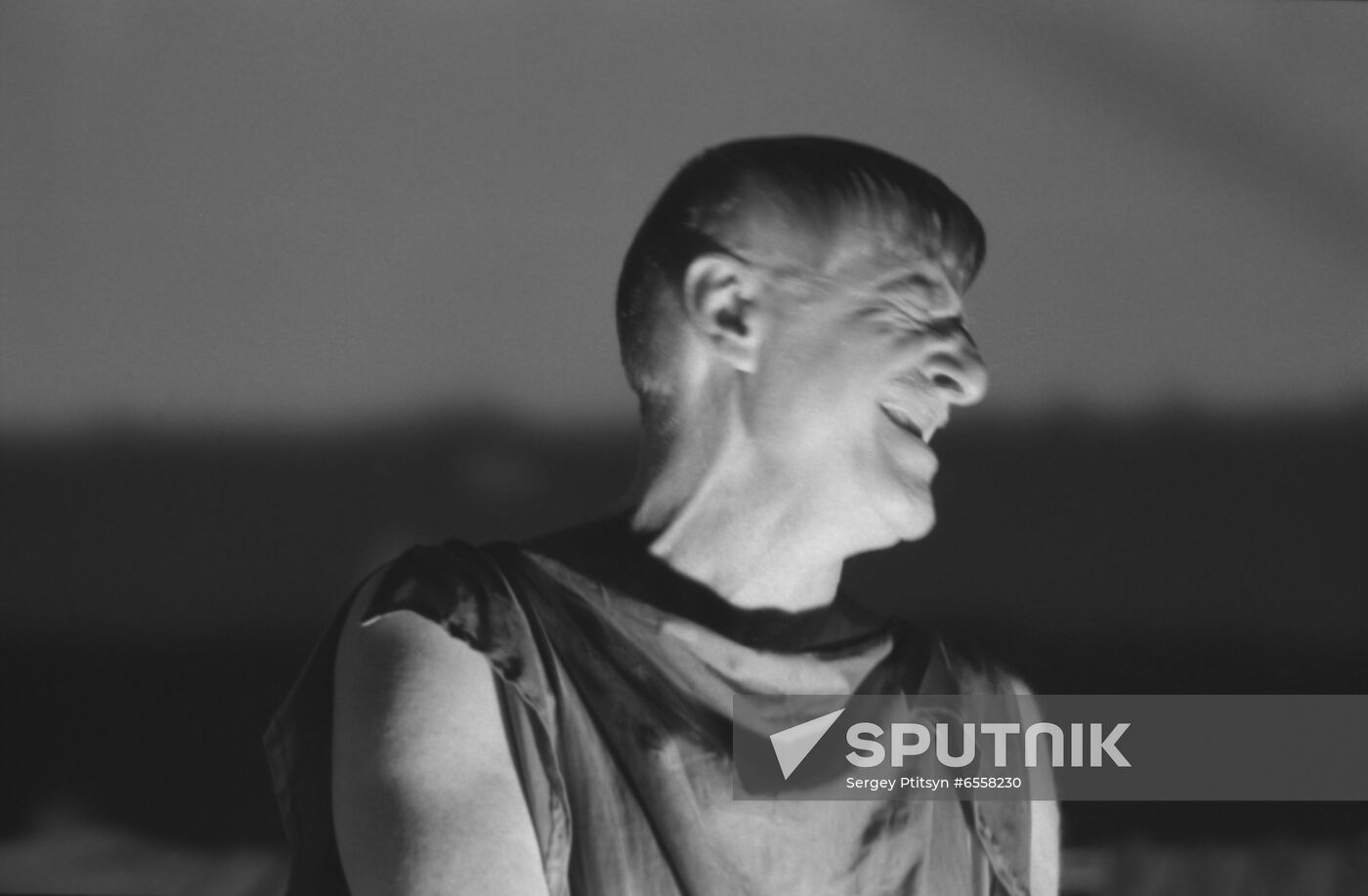Play 'Caligula' staged at Planetarium-Theater