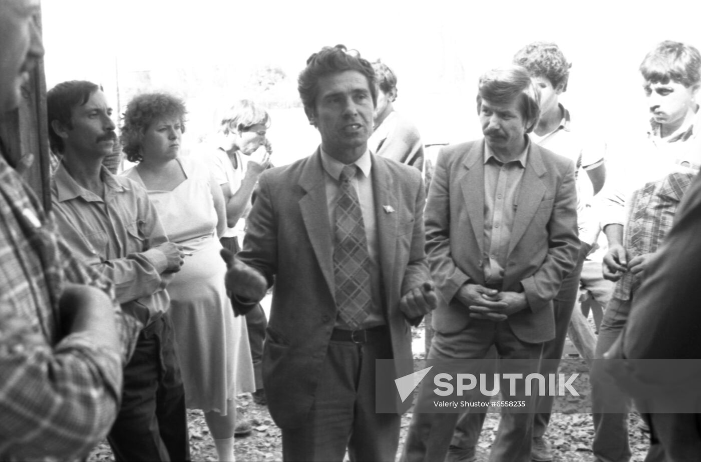 Crimean Tatars deported in 1944 return to their ancestral territory