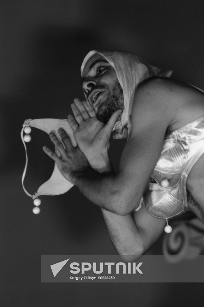 Performance Caligula on stage of Planetarium Theater