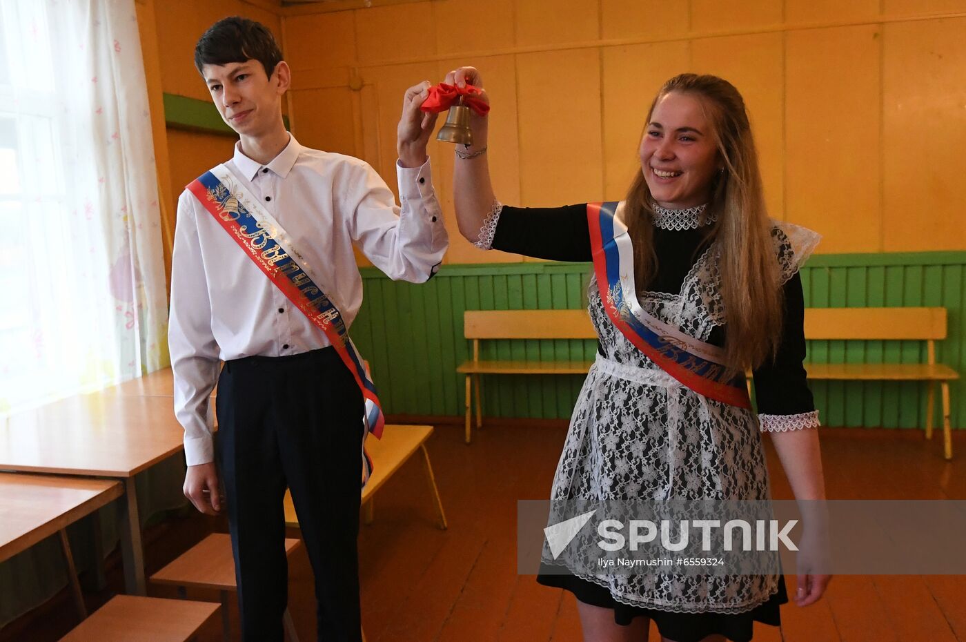 Russia School Year End