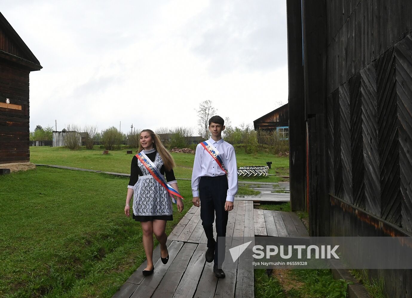 Russia School Year End