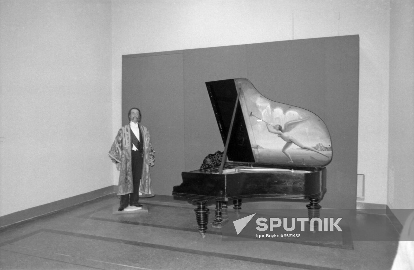 Salvador Dali exhibition at the Pushkin Museum
