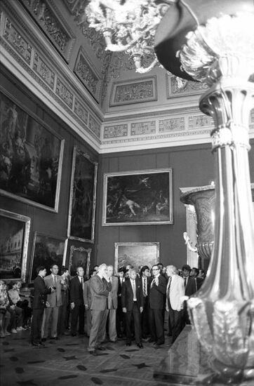 Prime Minister of Thailand Prem Tinsulanonda visits Soviet Union