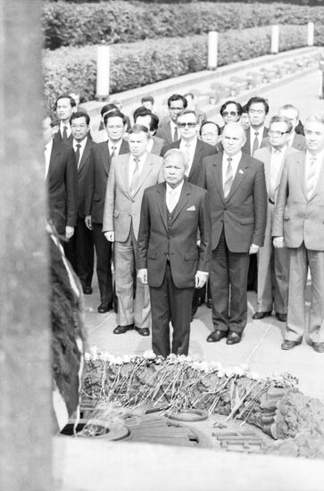 Prime Minister of Thailand Prem Tinsulanonda visits Soviet Union