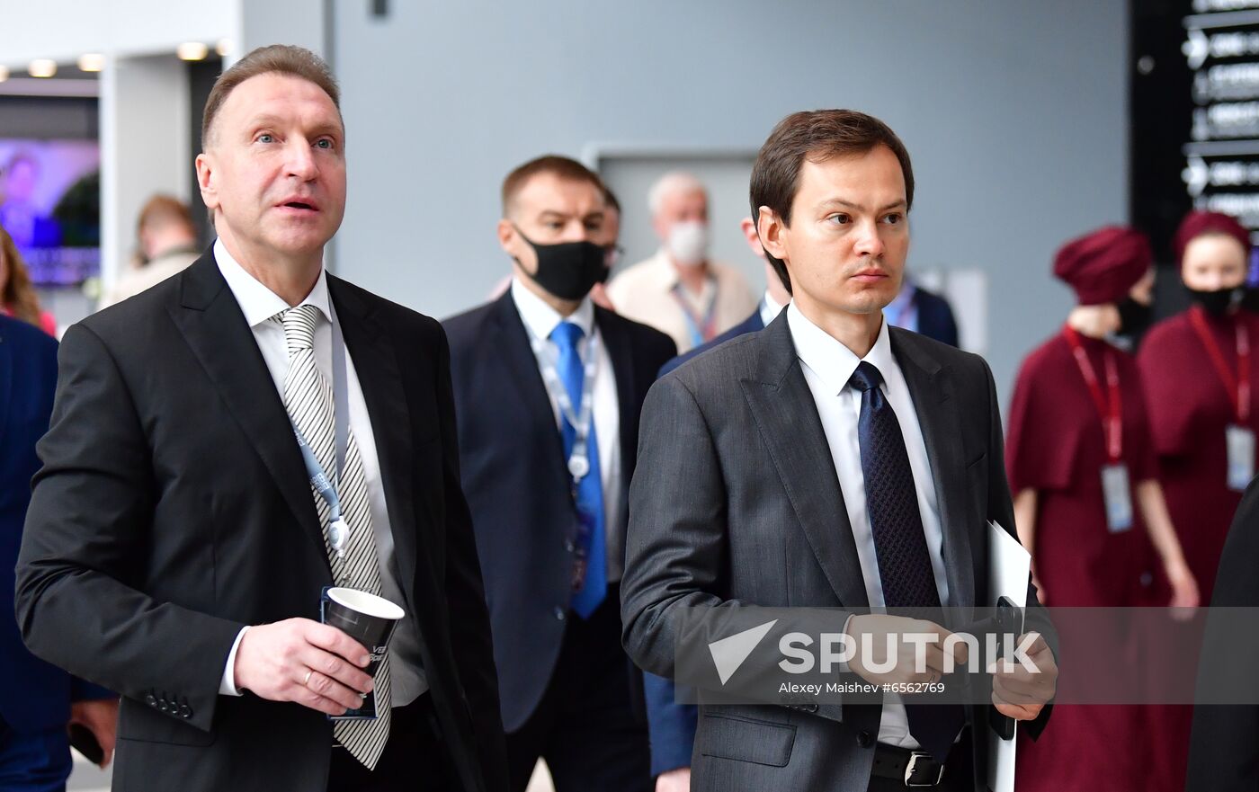 Russia SPIEF Sidelines