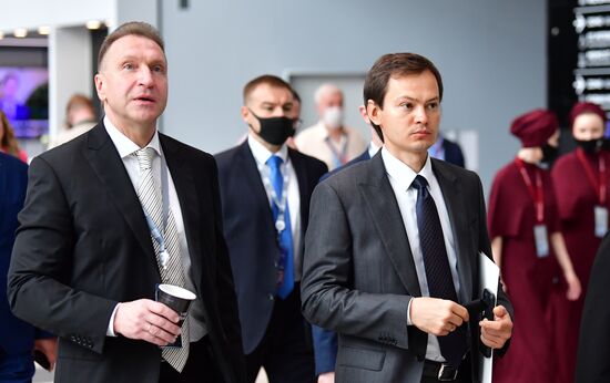 Russia SPIEF Sidelines