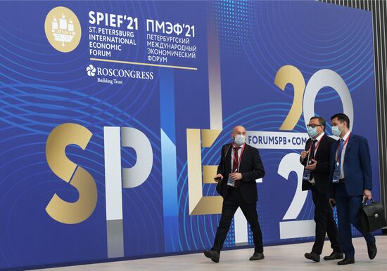 Russia SPIEF Sidelines