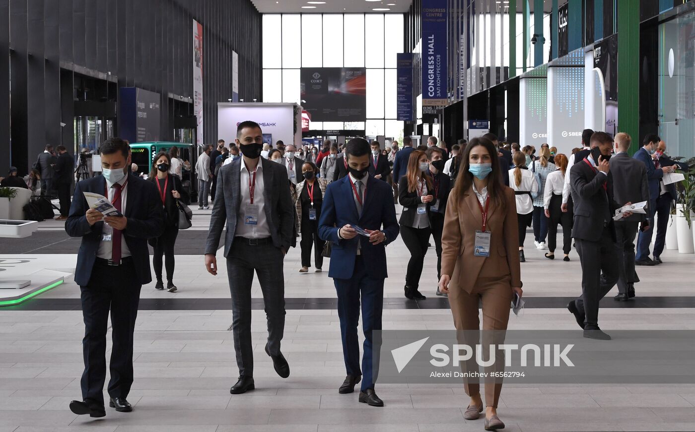 Russia SPIEF Sidelines