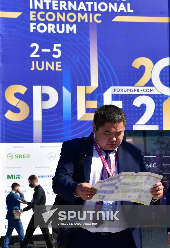Russia SPIEF Sidelines