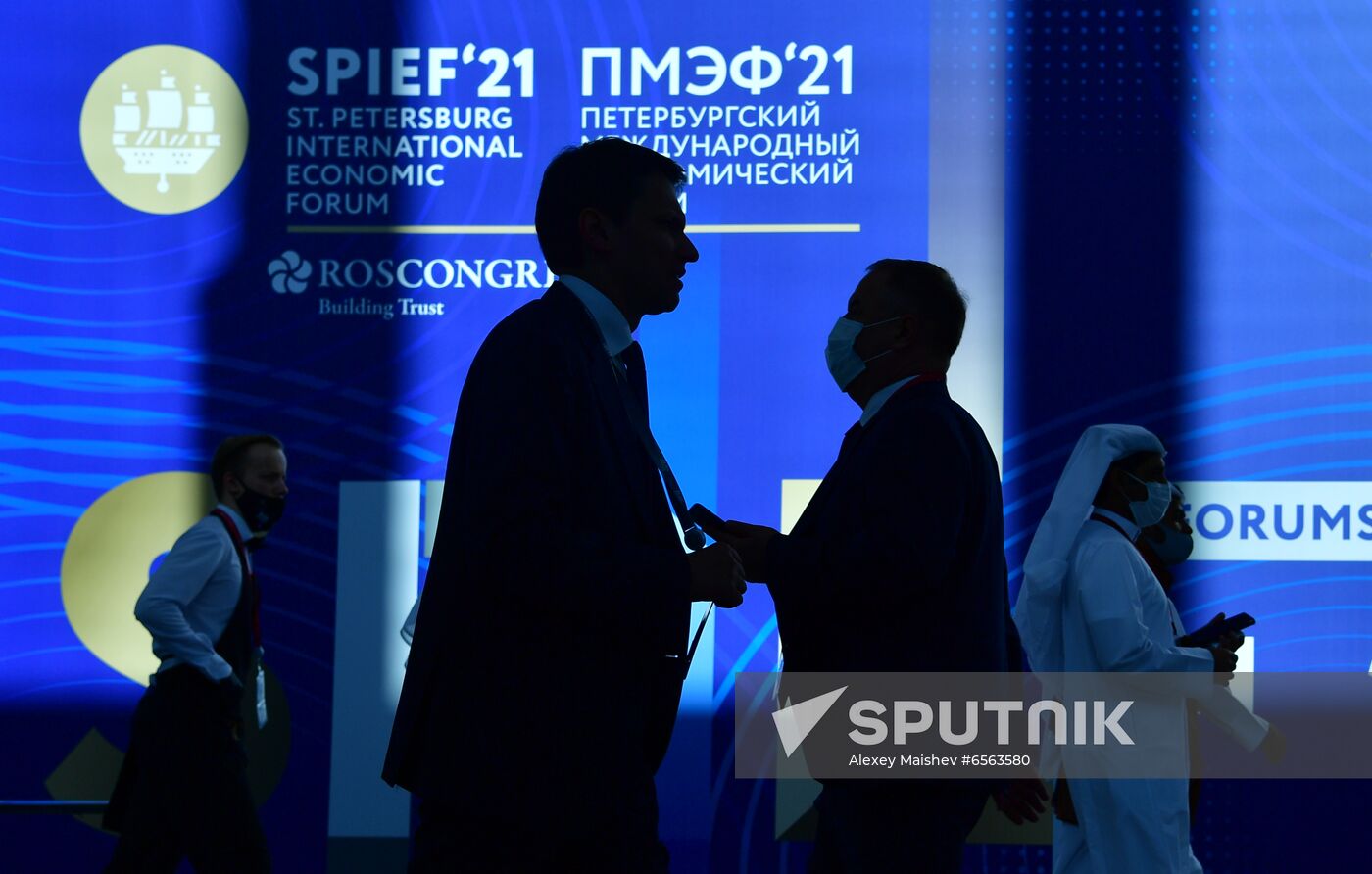 Russia SPIEF Sidelines