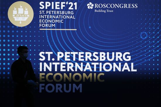 Russia SPIEF Sidelines