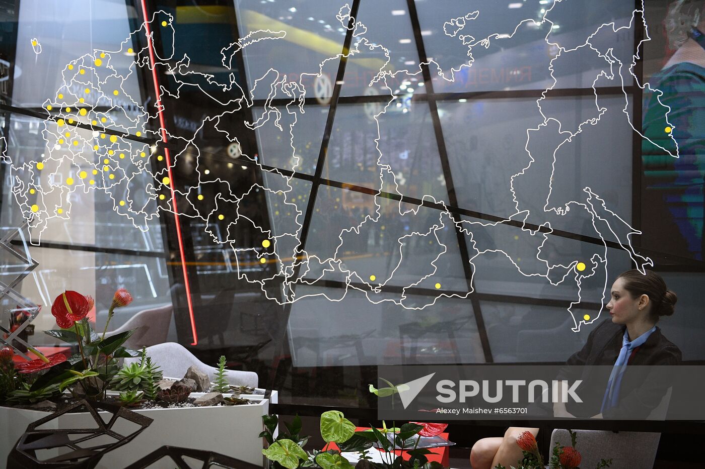 Russia SPIEF Sidelines