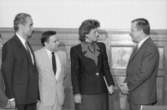 Nikolai Ryzhkov during talks with business people from Sweden