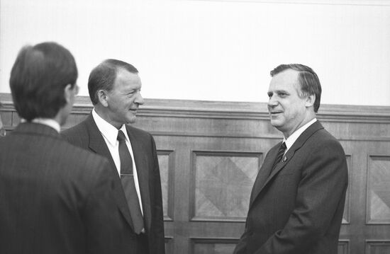 Nikolai Ryzhkov during talks with business people from Sweden