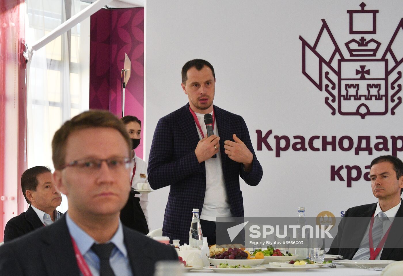 Russia SPIEF Sidelines