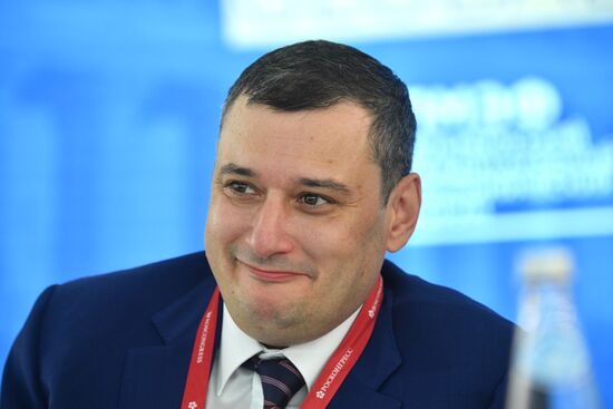Russia SPIEF Sidelines