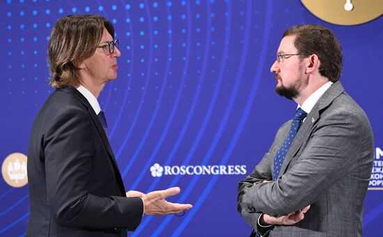 Russia SPIEF Sidelines