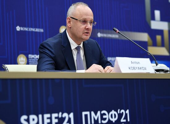 Russia SPIEF Sidelines