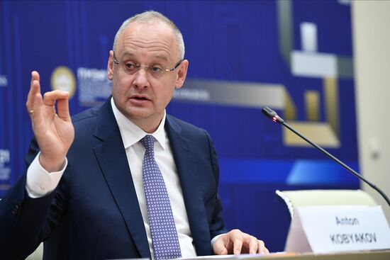 Russia SPIEF Sidelines