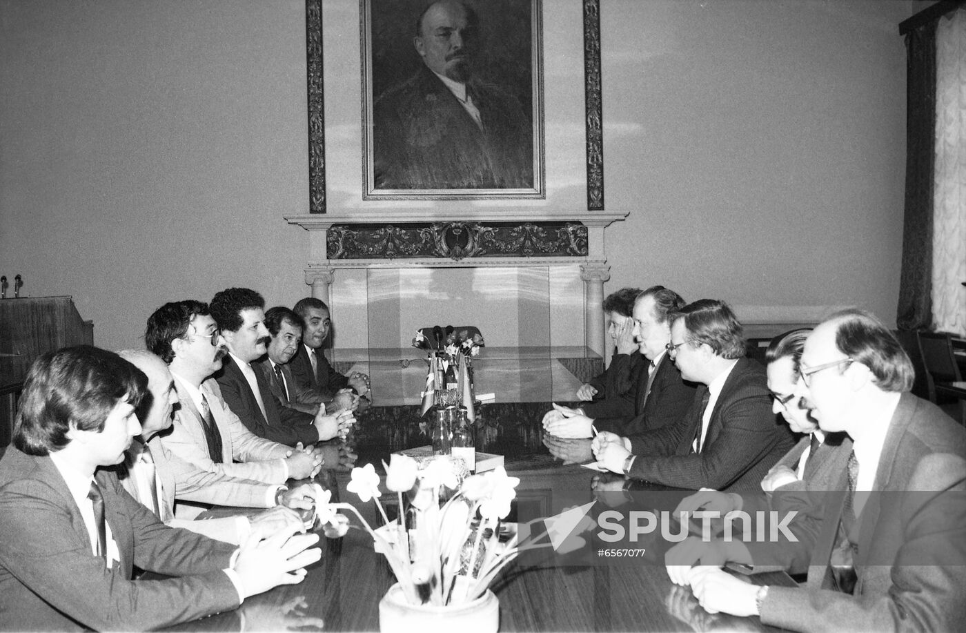 Delegation of Brazil's Union of Municipal Deputies visits USSR