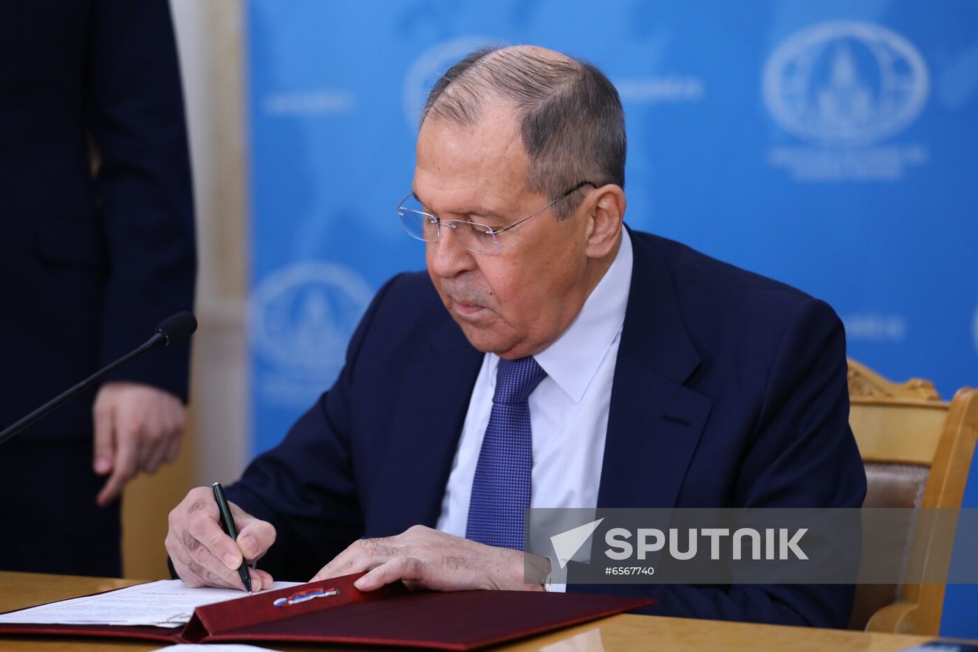 Russia Antigua And Barbuda