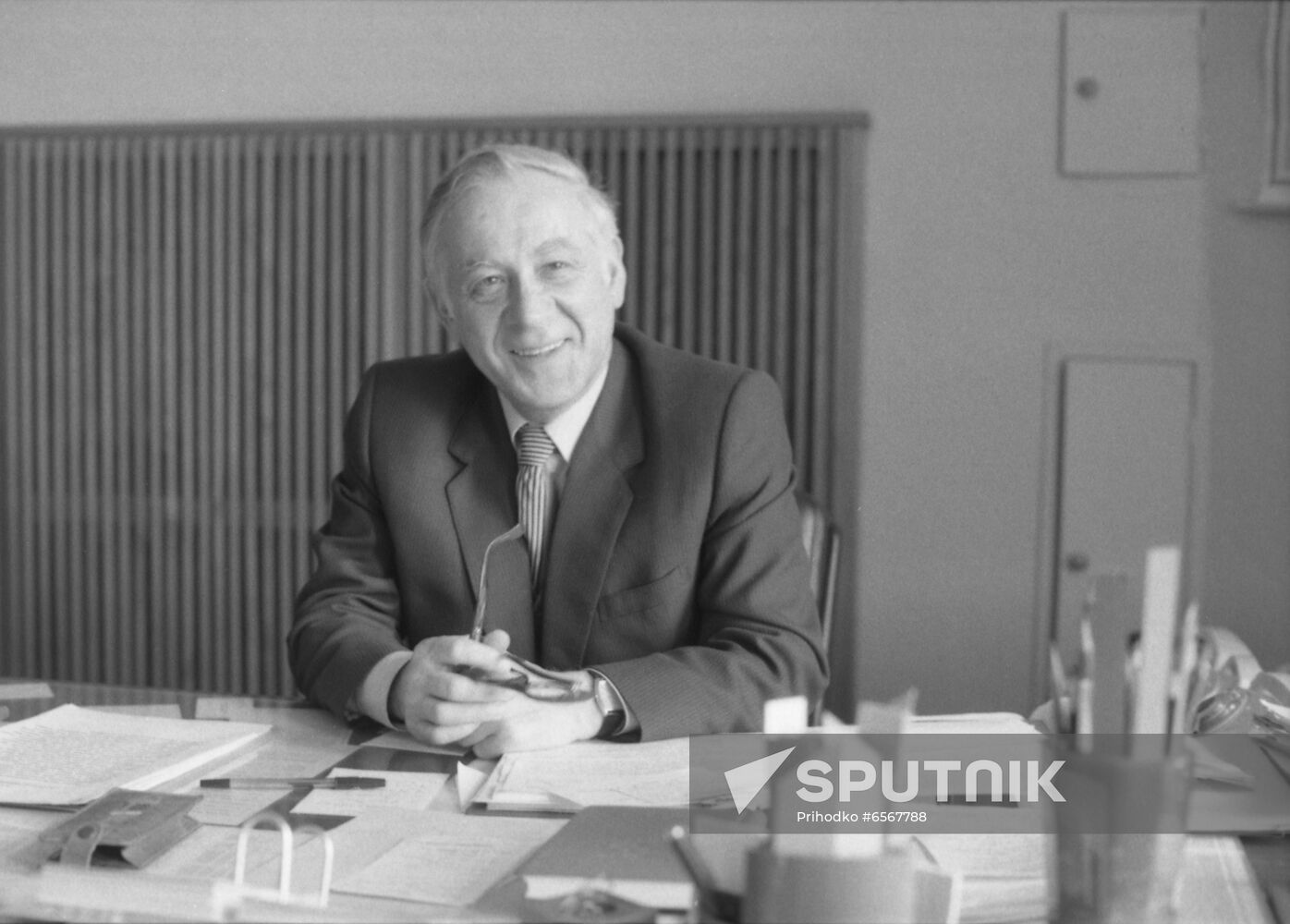 First Deputy Head of International Department of USSR Communist Party Karen Brutents