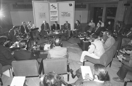 Discussion at Novosti Press Agency, Regional Conflicts: Universals and Particulars