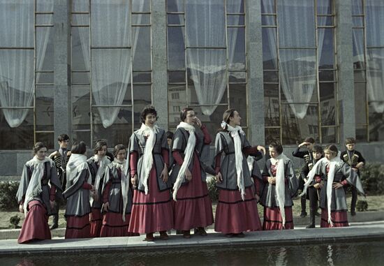 Amateur ensemble performs