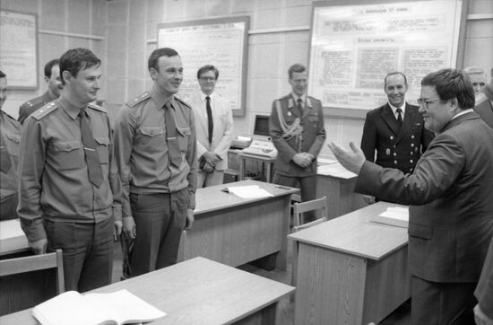 Finnish Defense Minister Johan Ole Norrback's visit to USSR