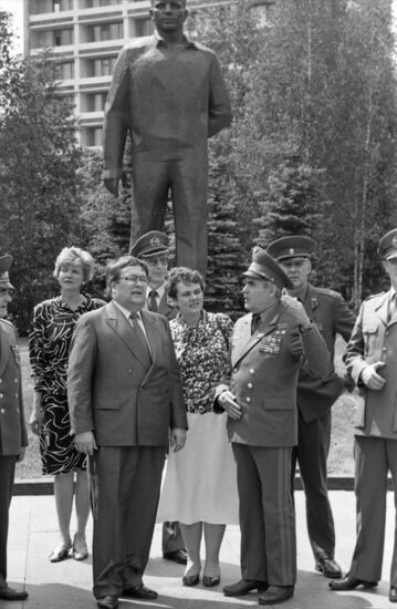 Finnish Defense Minister Johan Ole Norrback's visit to USSR