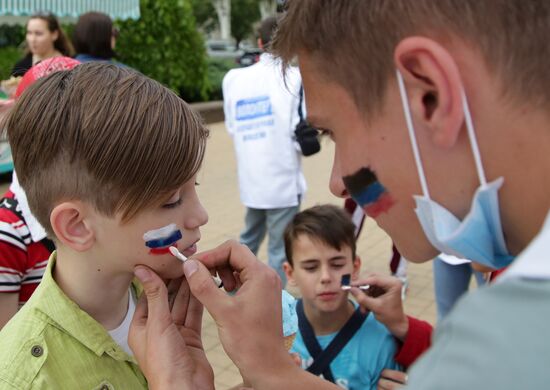 Ukraine DPR LPR Russia Day Celebrations