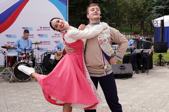 Ukraine DPR LPR Russia Day Celebrations