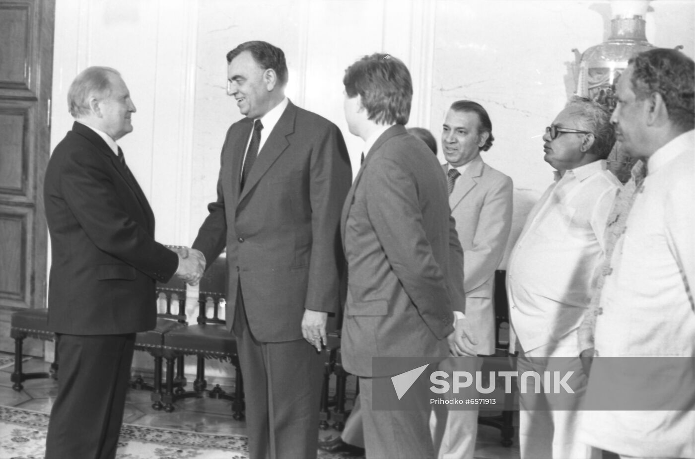 Indian parliamentary delegation visits Soviet Union