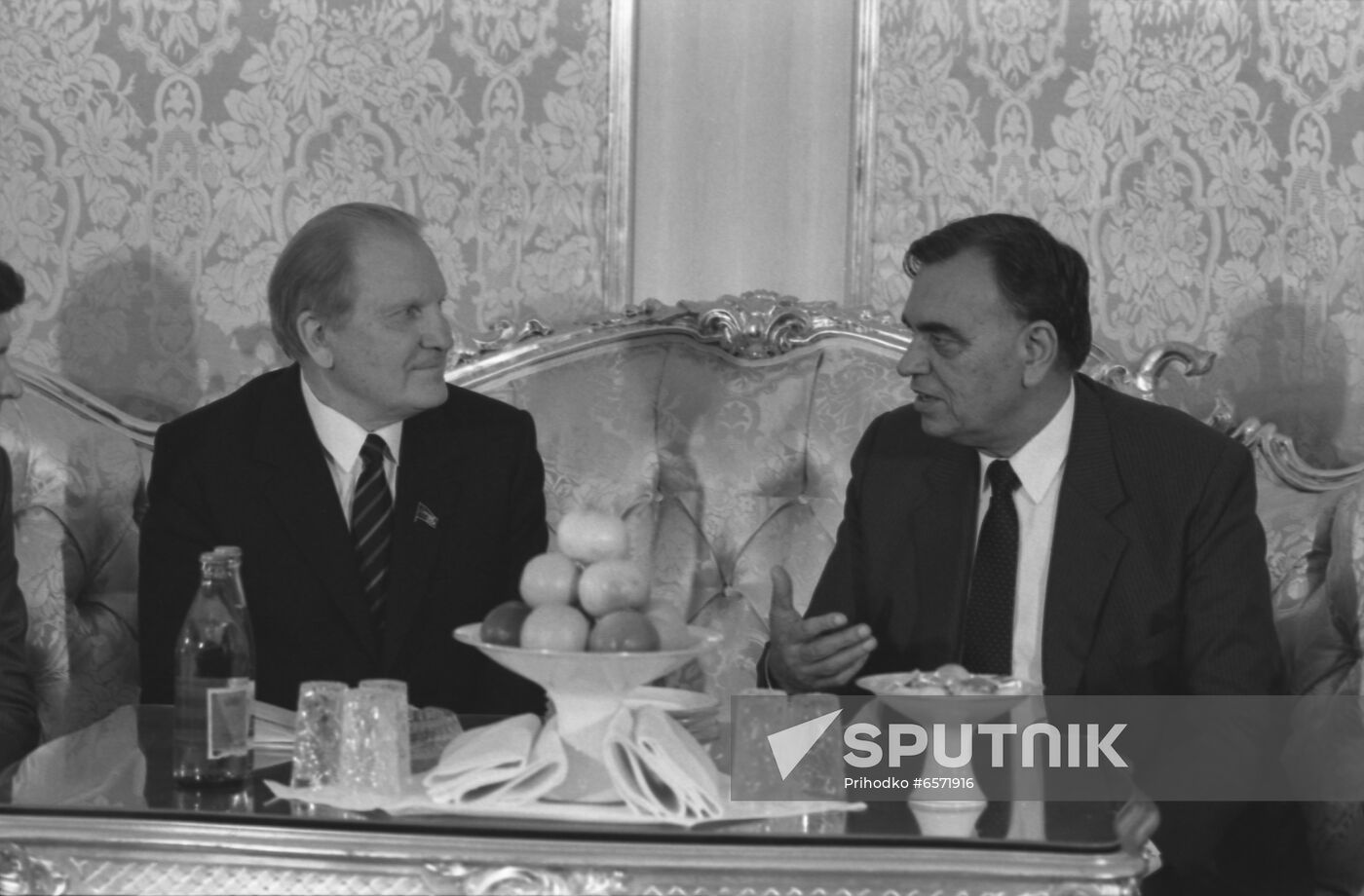 Indian parliamentary delegation visits Soviet Union