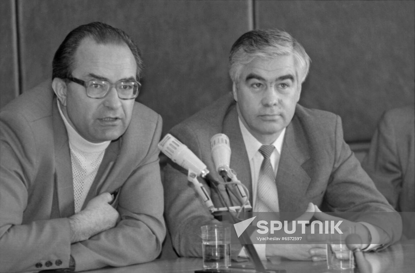 Otto Latsis, Vladimir Klyuyev