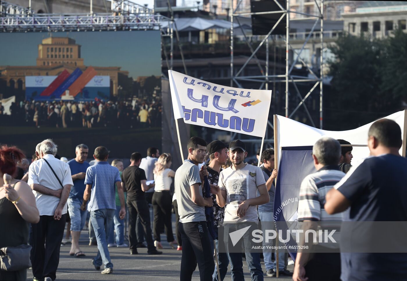 Armenia Pashinyan Supporters Rally