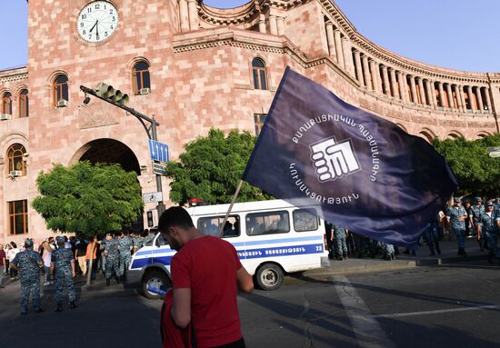 Armenia Pashinyan Supporters Rally