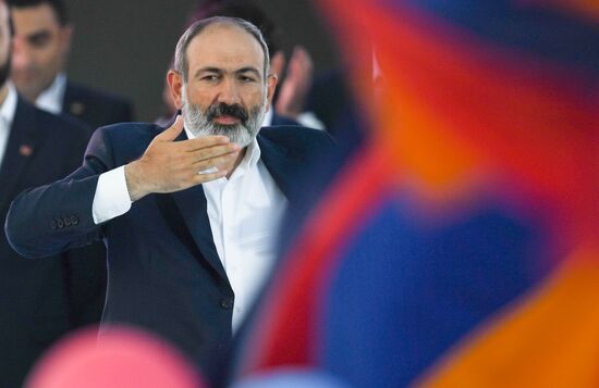 Armenia Pashinyan Supporters Rally