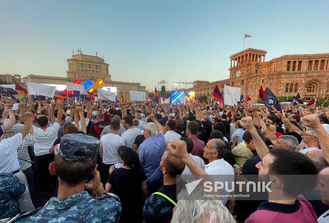 Armenia Pashinyan Supporters Rally