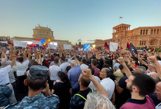 Armenia Pashinyan Supporters Rally