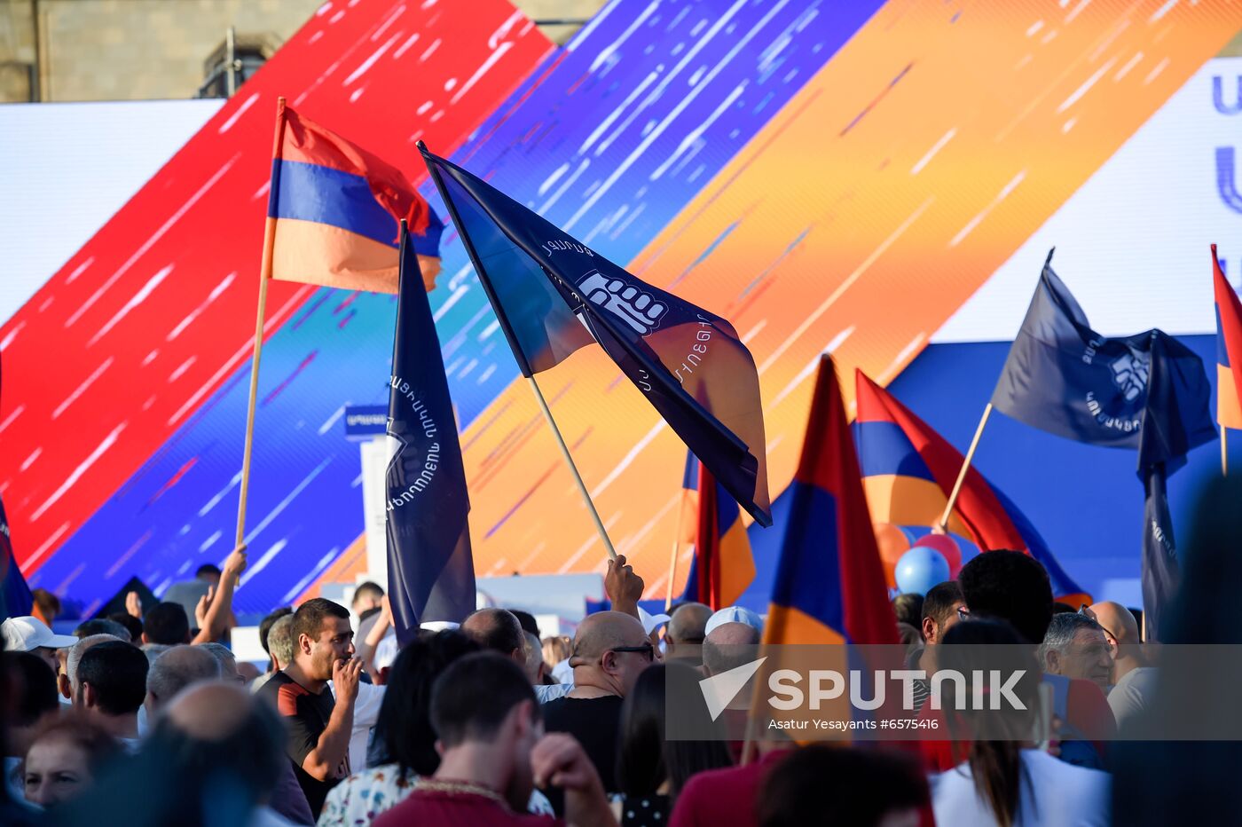 Armenia Pashinyan Supporters Rally