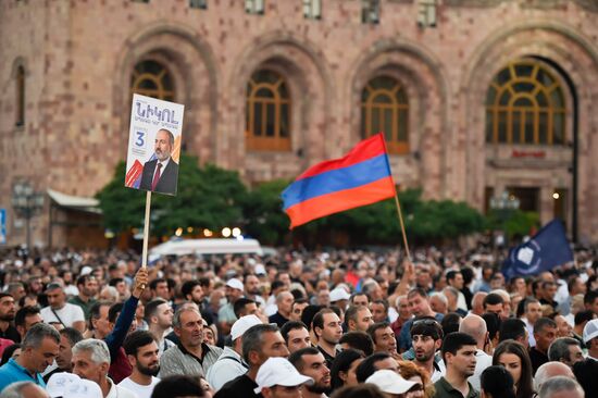Armenia Pashinyan Supporters Rally