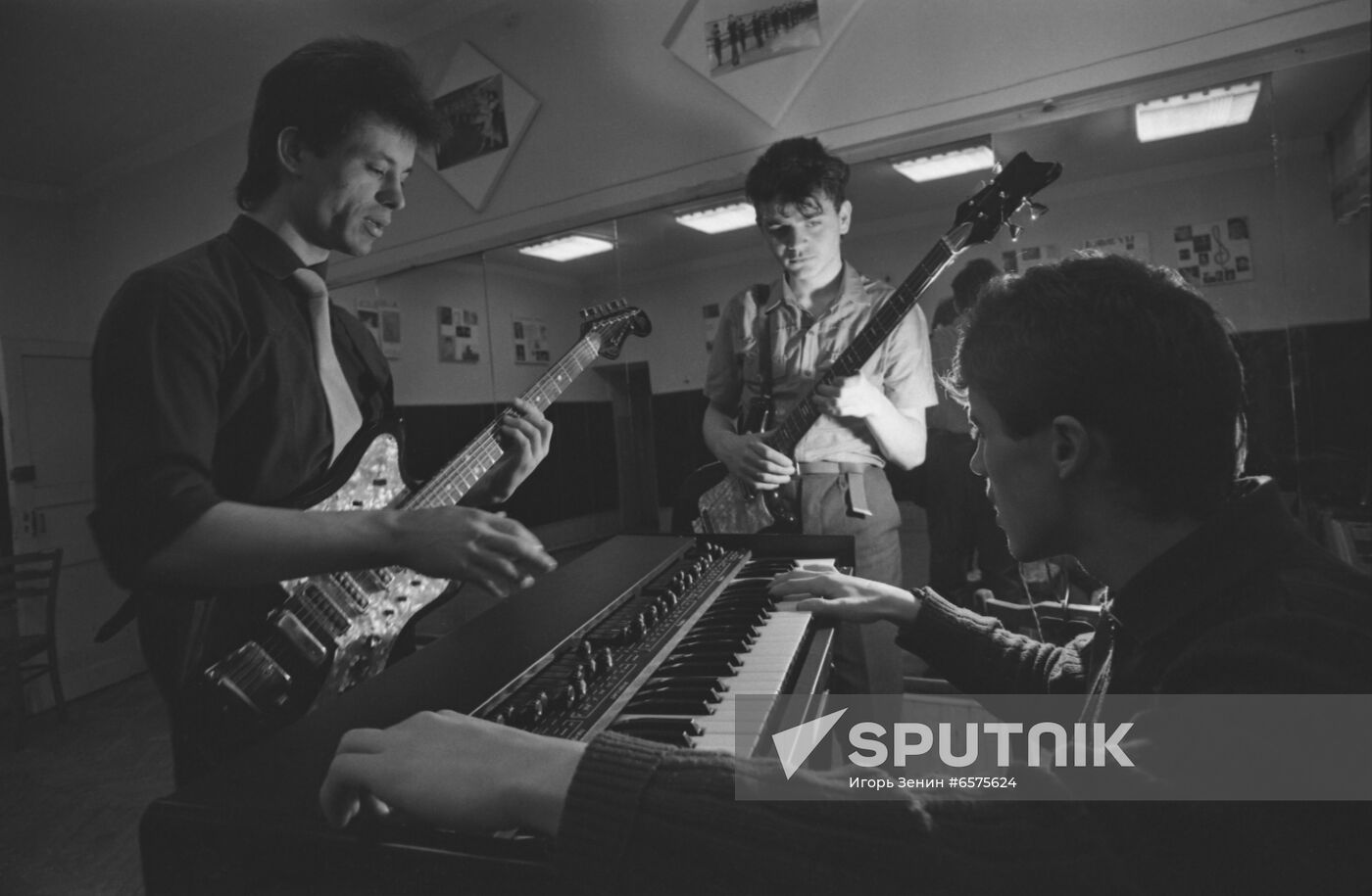 Yunost club for troubled teenagers in Kishinev