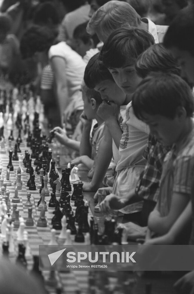 Yunost club for troubled teenagers in Kishinev